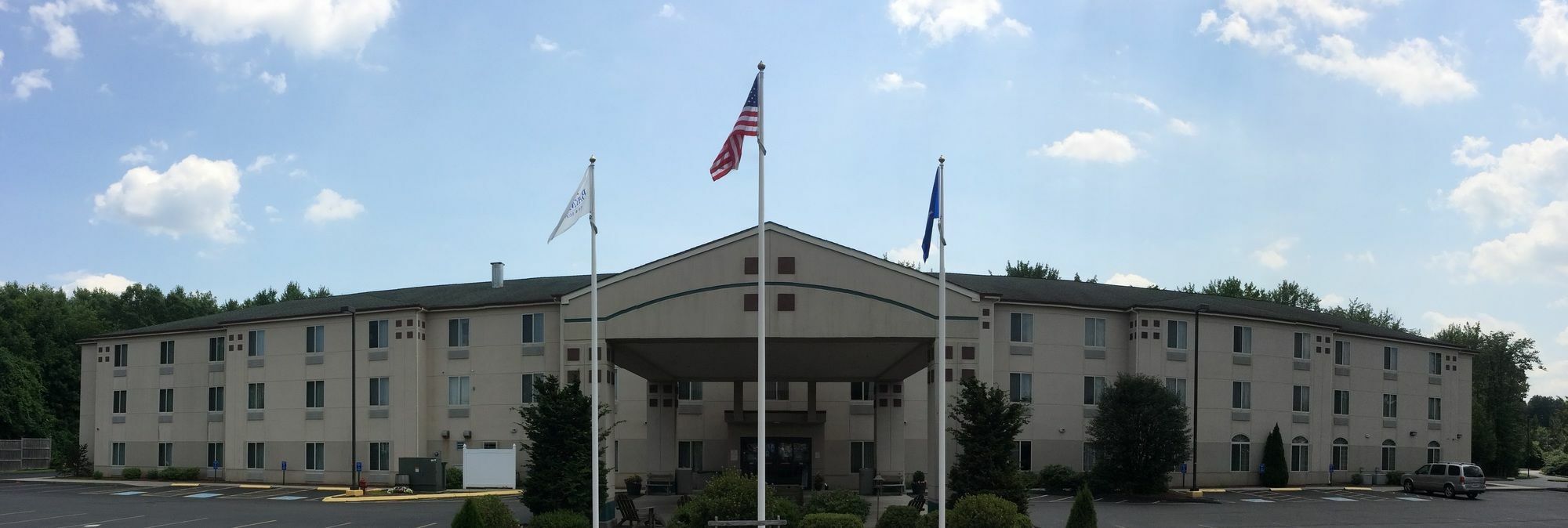 Manchester Inn & Suites Exterior photo